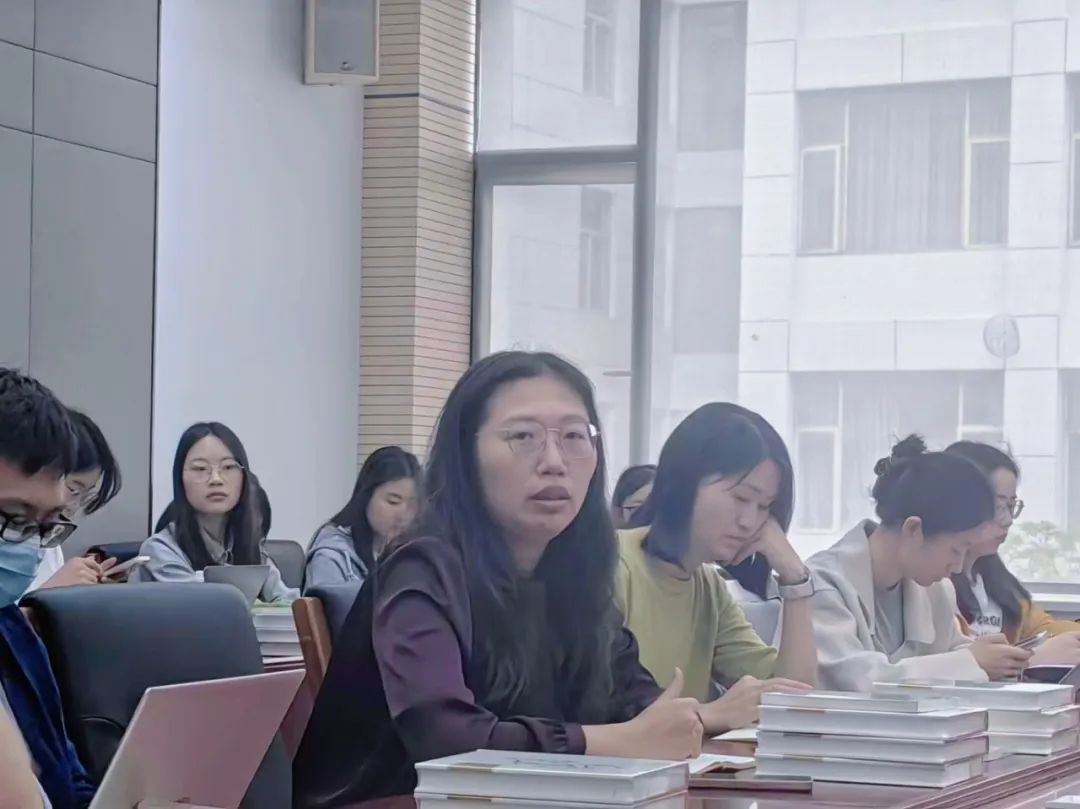 图：Betway必威西汉姆联副院长蒲妍发言.jpg
